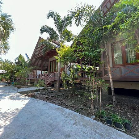 반 시리폰 리조트  Samut Songkhram 외부 사진