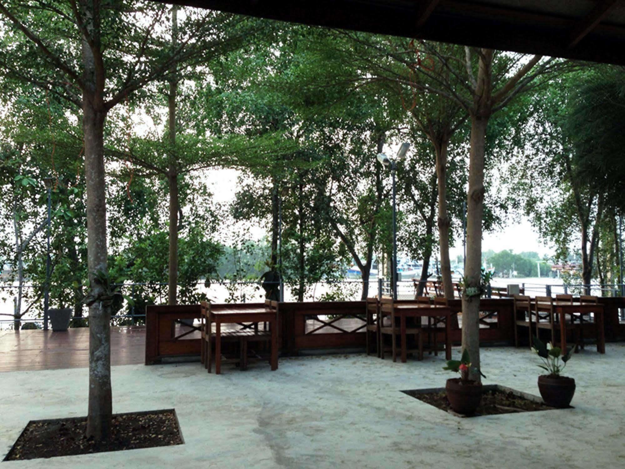 반 시리폰 리조트  Samut Songkhram 외부 사진