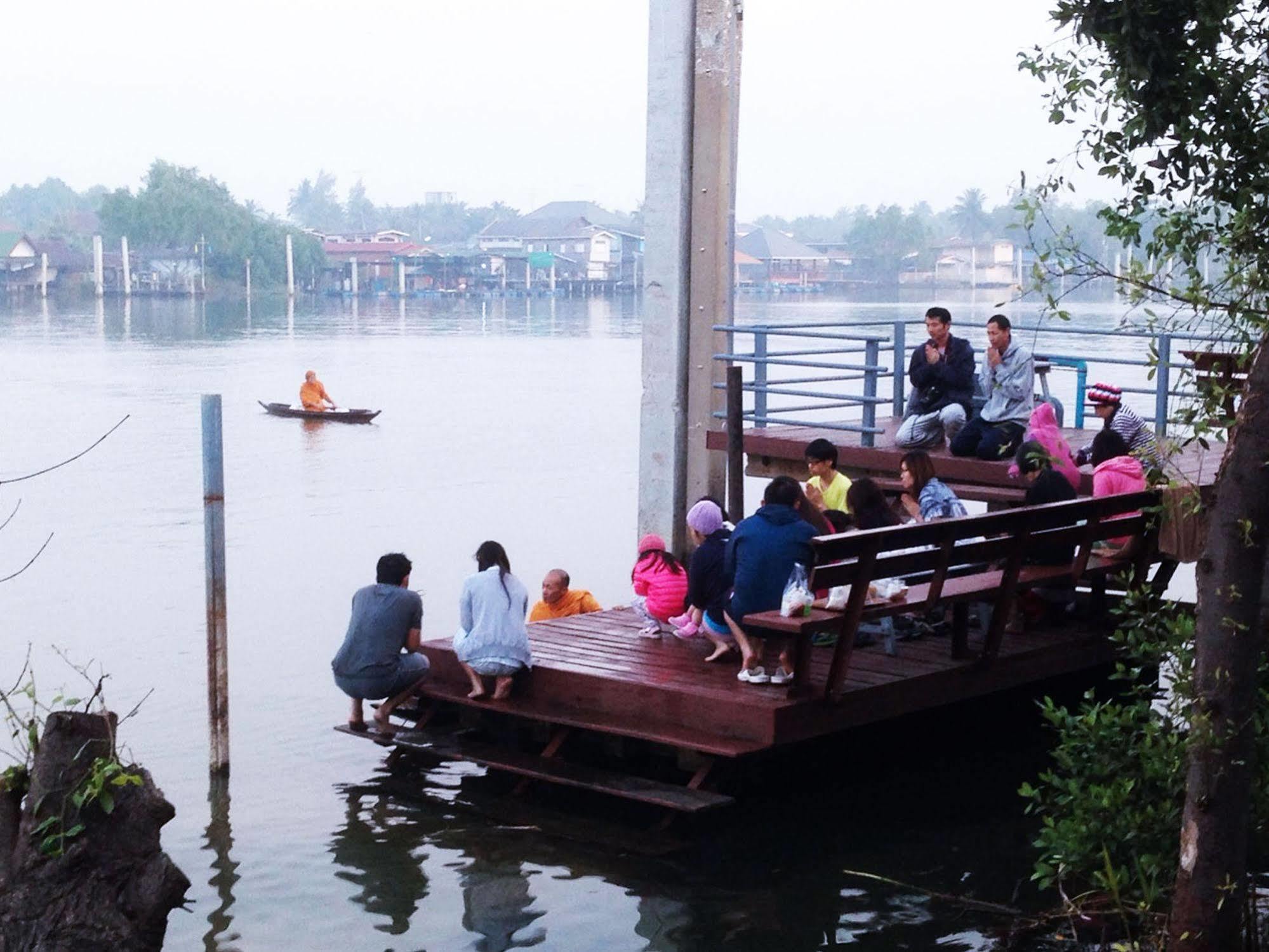 반 시리폰 리조트  Samut Songkhram 외부 사진